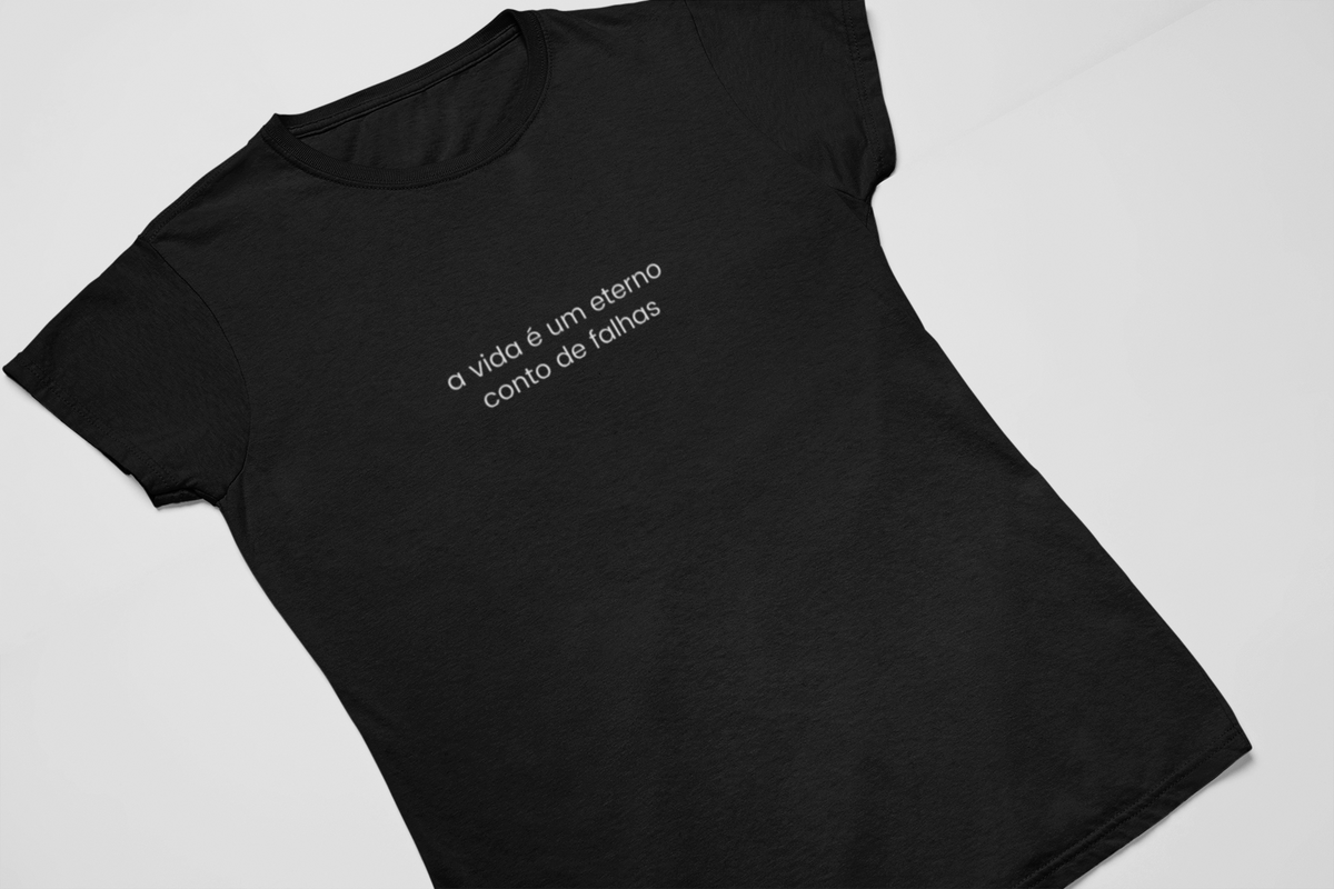 Nome do produto: Camiseta Dizbocado Corte BabyLook - A vida é