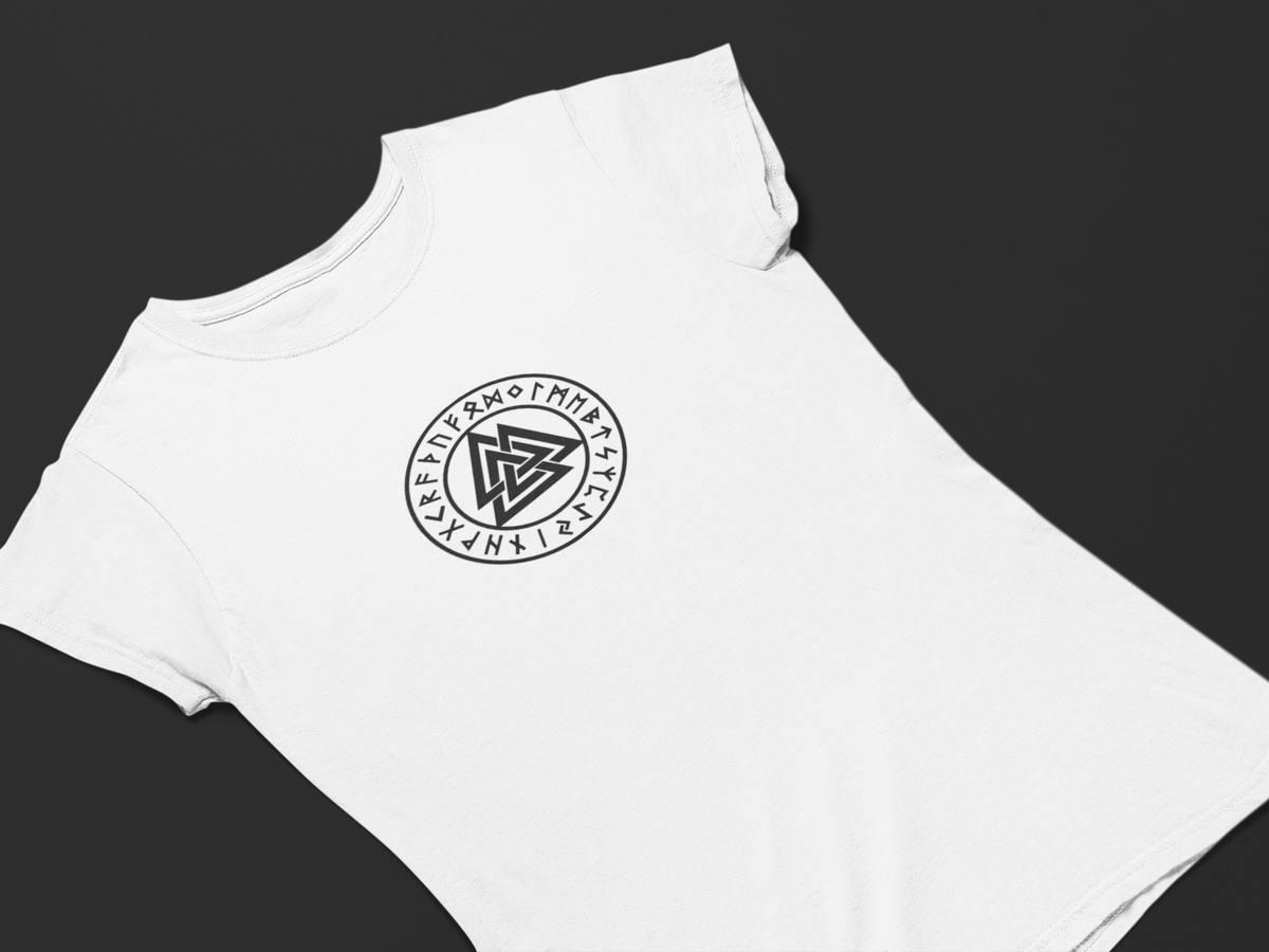 Nome do produto: Camiseta Dizbocado Corte BabyLook - Valknut Nórdico