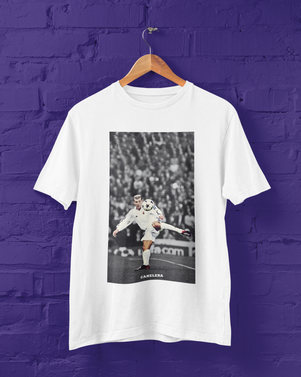 Nome do produto: Camiseta Gol do Título - Zidane Champions 2001 / 2002