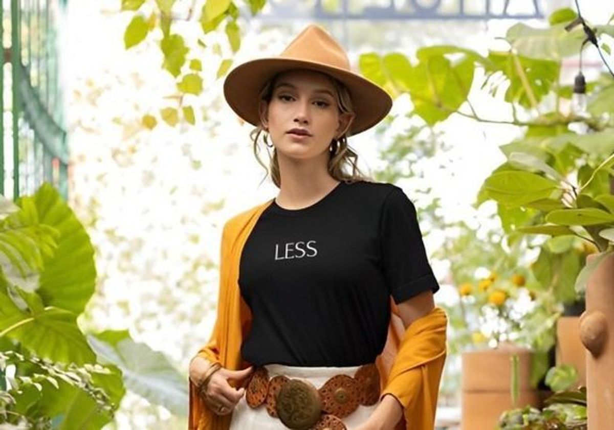 Nome do produto: Camisa Femenina - Less