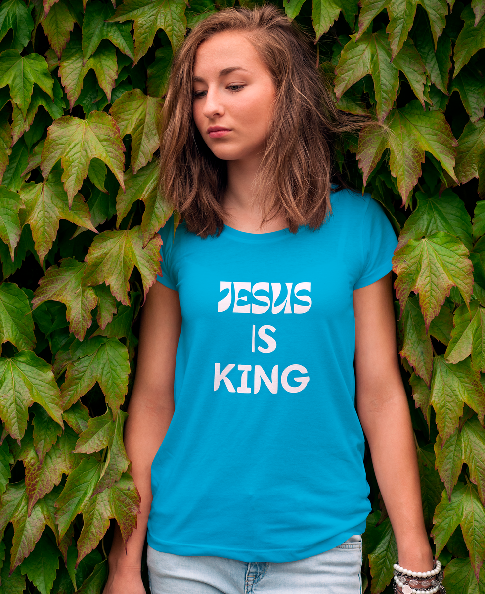 Nome do produto: T-Shirt Baby Long Classic Feminina - JESUS IS KING 