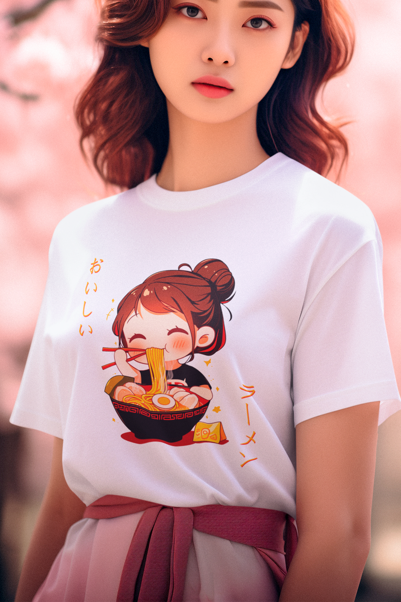 Nome do produto: Chibi Girl Eating Ramen - Camiseta