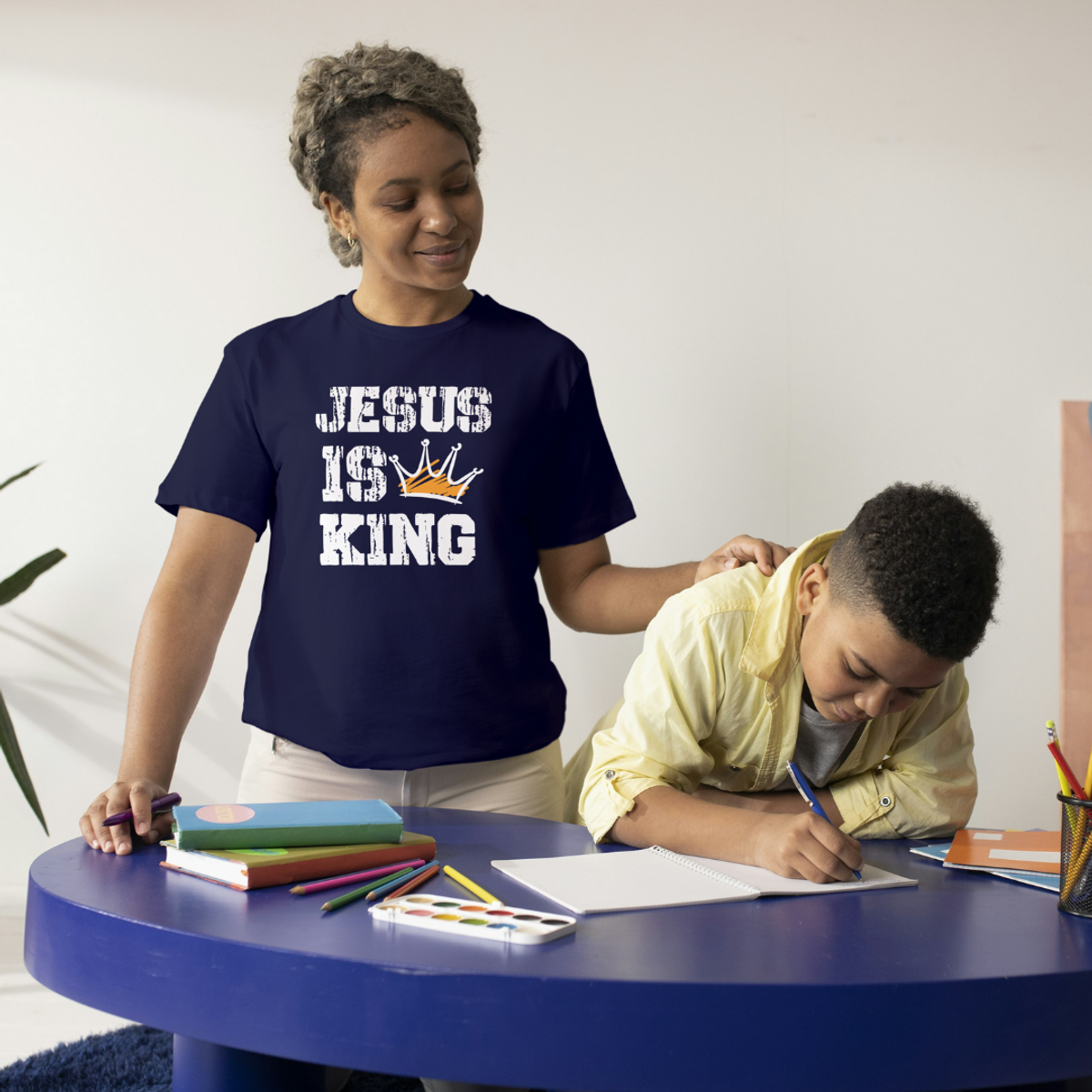 Nome do produto: Camiseta T-Shirt Quality  Jesus is King  - Unissex
