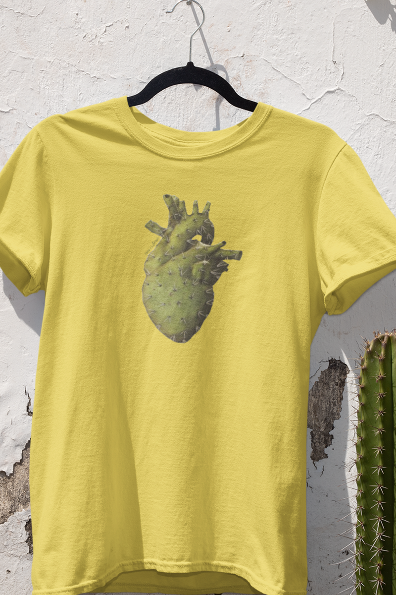 Nome do produto: T-SHIRT ESTONADA - CACTO HEART