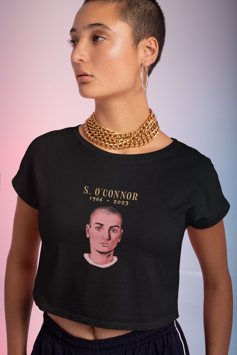 Nome do produto: Camisa Cropped Sinéad O\'Connor